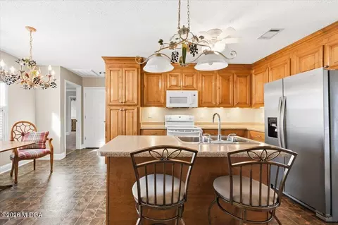 Kitchen - 546 Aarons Cir, Gray, GA 31032 photo 2 of 3