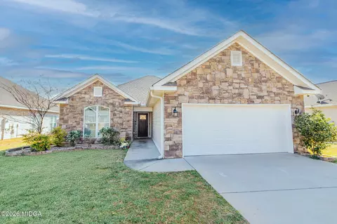 124 Hawks Ridge Trce, Byron, GA 31008