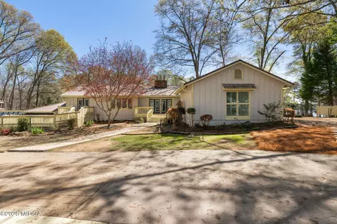 138 Deer Run Dr, Macon, GA 31220