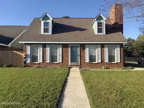 200 Williamsburg Ave, Warner Robins, GA 31088