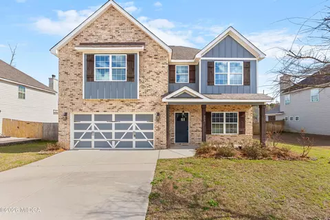 203 Amberley Ct, Kathleen, GA 31047