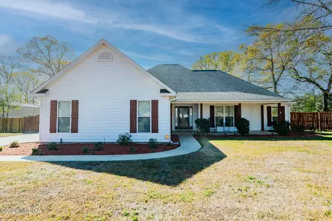 100 Crystal Ridge Cir, Byron, GA 31008