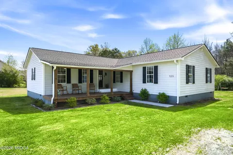 123 Mathews Rd, Milner, GA 30257