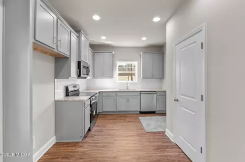 Entry Way - 220 Welsh Trl, Macon, GA 31216 photo 1 of 3