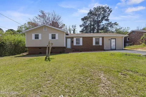 108 Tina Dr, Warner Robins, GA 31088