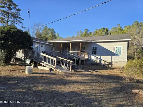 253 Pottery Rd, Lizella, GA 31052
