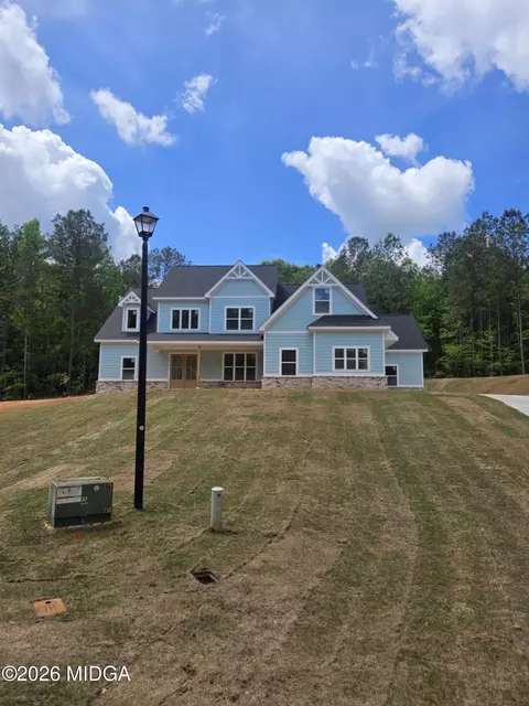 158 Rivers Edge Dr, Forsyth, GA 31029