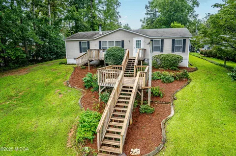 231 Lakeshore Dr SW, Eatonton, GA 31024