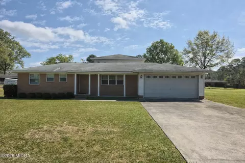 13 Marshall St, Butler, GA 31006