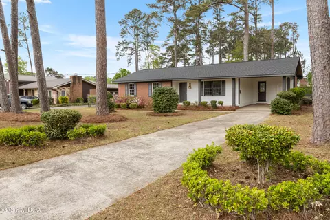 92 Mathews St, Fort Valley, GA 31030