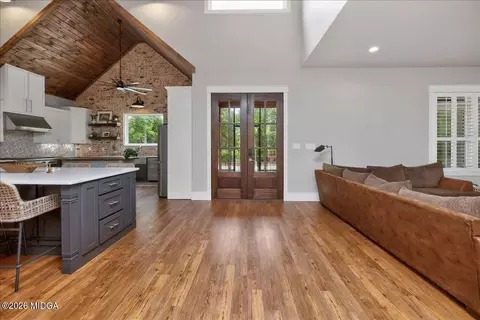 Entry Way - 1031 Cherokee Rd, Perry, GA 31069 photo 6 of 8