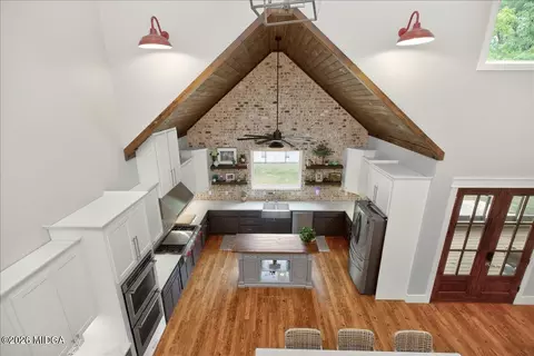 Kitchen - 1031 Cherokee Rd, Perry, GA 31069 photo 4 of 29