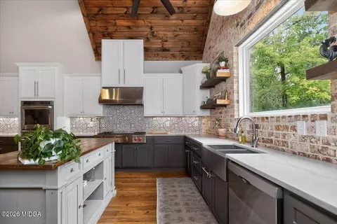 Kitchen - 1031 Cherokee Rd, Perry, GA 31069 photo 15 of 29
