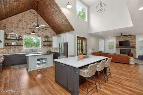 Kitchen - 1031 Cherokee Rd, Perry, GA 31069 photo 9 of 29