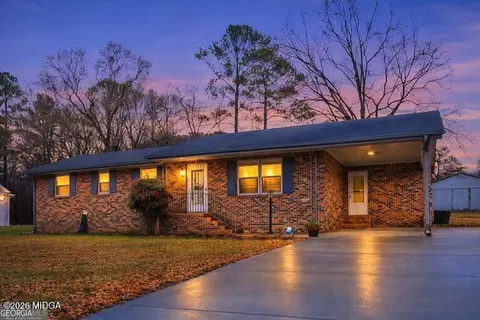 114 Woodcrest Dr, Griffin, GA 30223