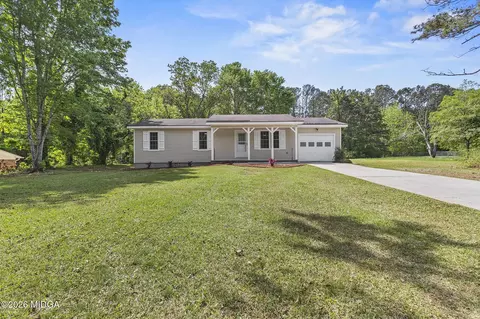 101 Brandywine Dr, Forsyth, GA 31029