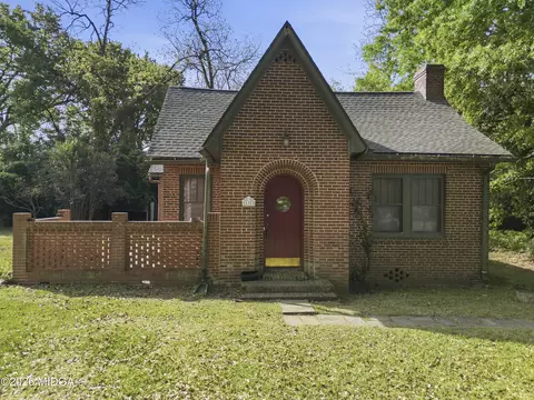 131 E Baldwin St, Milledgeville, GA 31061