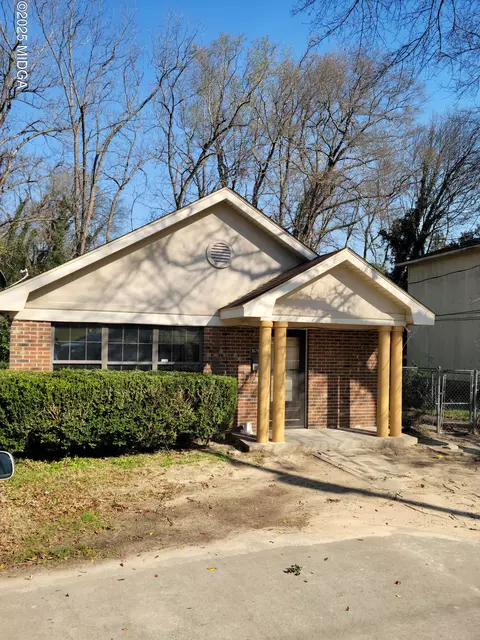 3679 W Napier Ave, Macon, GA 31204