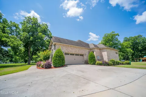 Exterior - 917 Broken Arrow Trl, Perry, GA 31069 photo 3 of 4