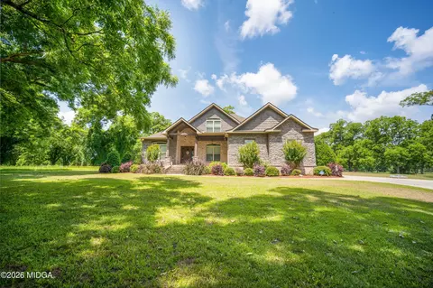 917 Broken Arrow Trl, Perry, GA 31069
