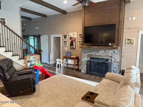 Living - 917 Broken Arrow Trl, Perry, GA 31069 photo 1 of 1