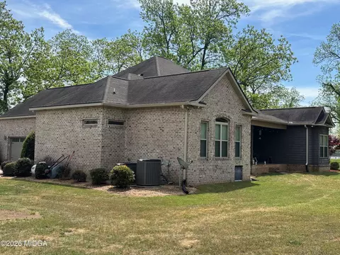 Exterior - 917 Broken Arrow Trl, Perry, GA 31069 photo 8 of 9