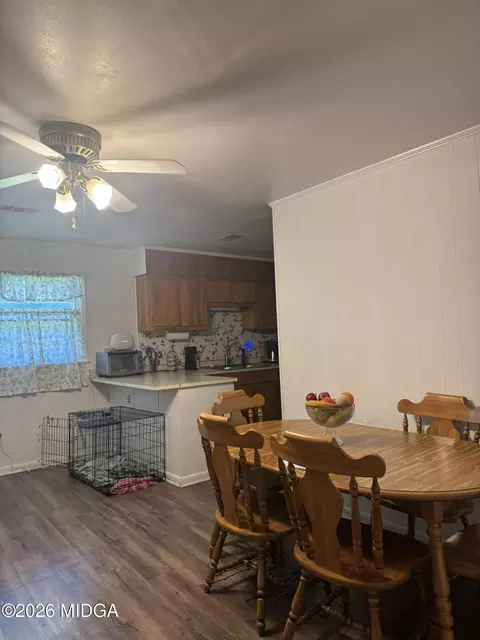 Dining - 1032 Elberta Rd, Warner Robins, GA 31093 photo 2 of 5