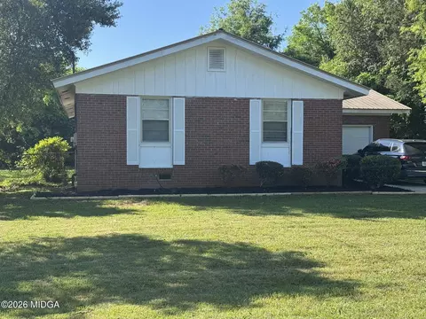 1032 Elberta Rd, Warner Robins, GA 31093