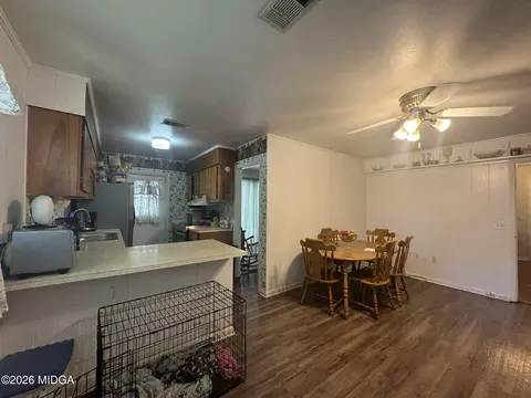 Dining - 1032 Elberta Rd, Warner Robins, GA 31093 photo 4 of 5