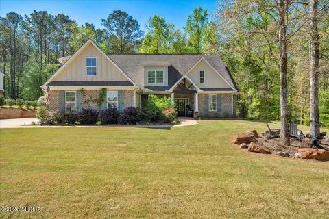 126 Mallie Dr, Forsyth, GA 31029