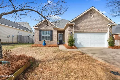 111 Montrose Ln, Centerville, GA 31028