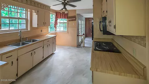 Kitchen - 819 Hillcrest Dr, Thomson, GA 30824 photo 5 of 5
