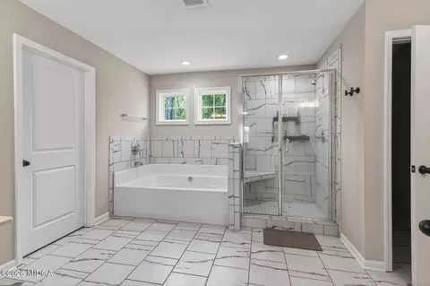 Bath - 4343 Cornwall Dr, Forsyth, GA 31029 photo 2 of 4