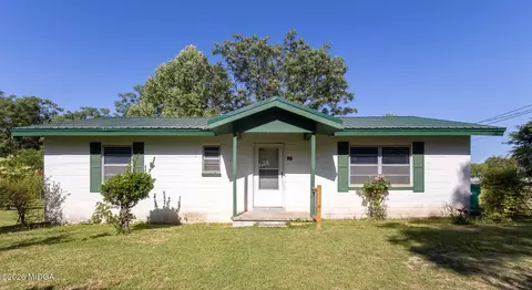 347 Peavy St, Unadilla, GA 31091