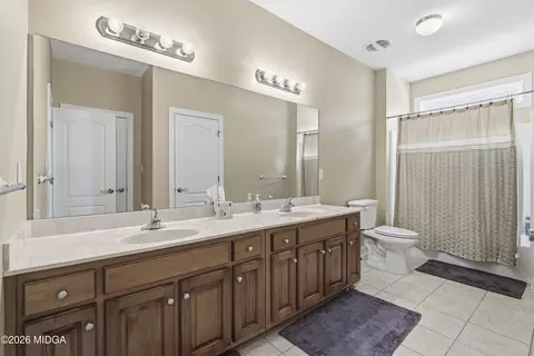 Bath - 100 Jamestown Ct, Centerville, GA 31028 photo 1 of 4
