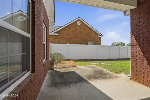 Exterior - 100 Jamestown Ct, Centerville, GA 31028 photo 10 of 11