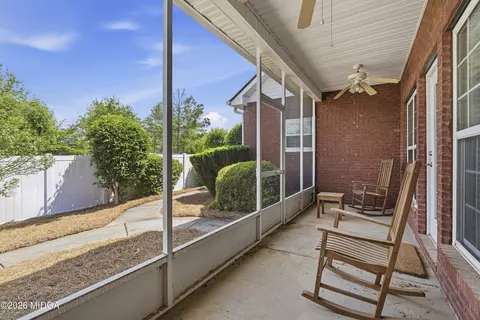 Exterior - 100 Jamestown Ct, Centerville, GA 31028 photo 6 of 11