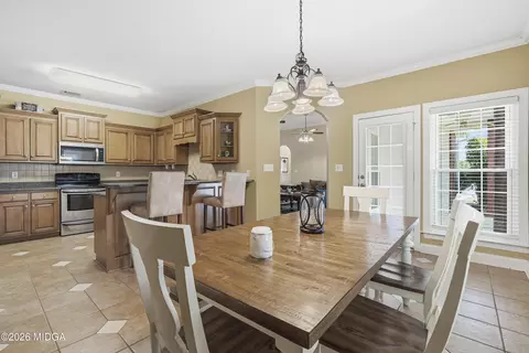 Dining - 100 Jamestown Ct, Centerville, GA 31028 photo 2 of 2