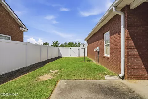 Exterior - 100 Jamestown Ct, Centerville, GA 31028 photo 11 of 11