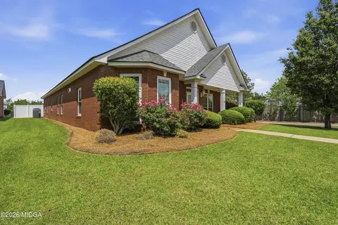 Exterior - 100 Jamestown Ct, Centerville, GA 31028 photo 3 of 11