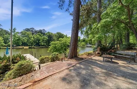 201 Collins Rd NW, Milledgeville, GA 31061