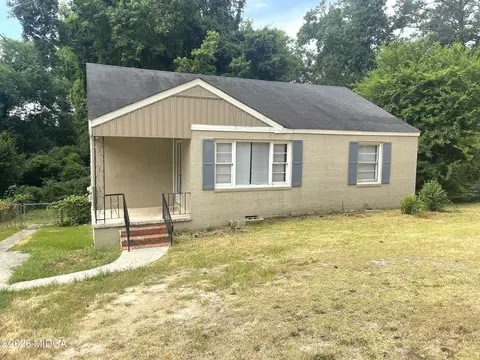2063 Bayswater Rd, Macon, GA 31211