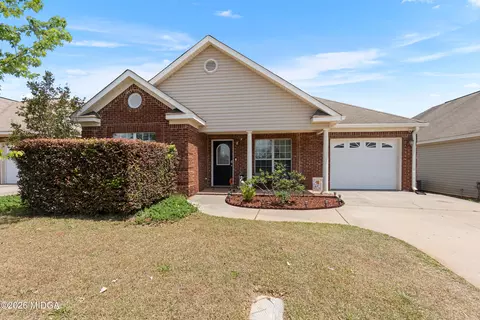 418 Covington, Byron, GA 31008