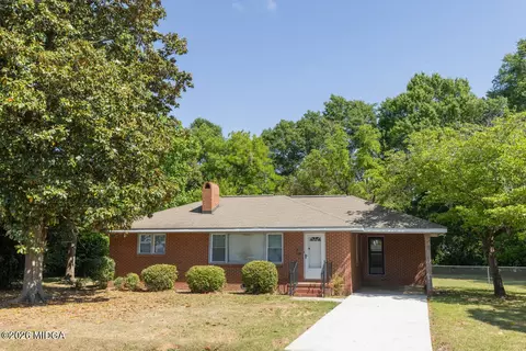 610 Cherokee Dr, Warner Robins, GA 31093