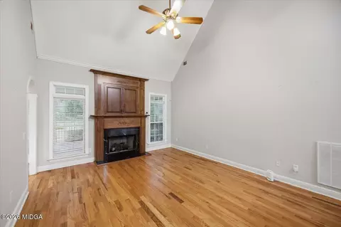 Living - 134 Broadleaf Dr, Macon, GA 31210 photo 2 of 7