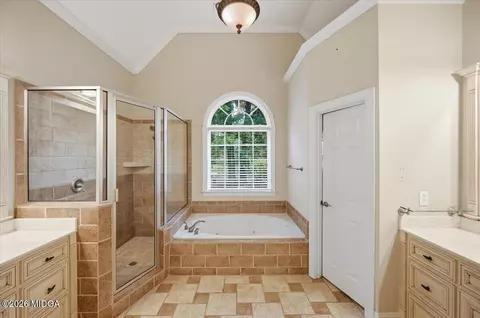 Bath - 134 Broadleaf Dr, Macon, GA 31210 photo 1 of 6