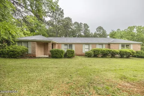 5059 Idleway Dr, Macon, GA 31210