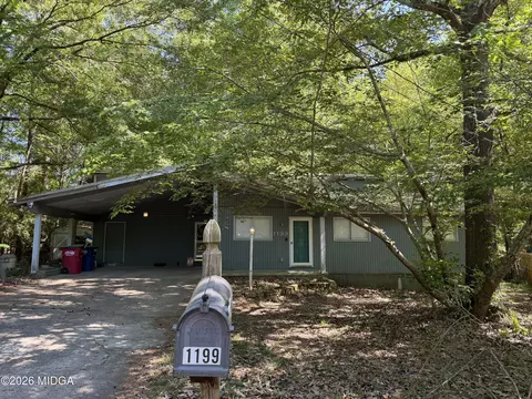 1199 Runnymede Ln, Macon, GA 31220