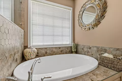 Bath - 800 Karie Dr, Mcdonough, GA 30253 photo 3 of 6
