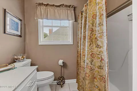Bath - 800 Karie Dr, Mcdonough, GA 30253 photo 6 of 6